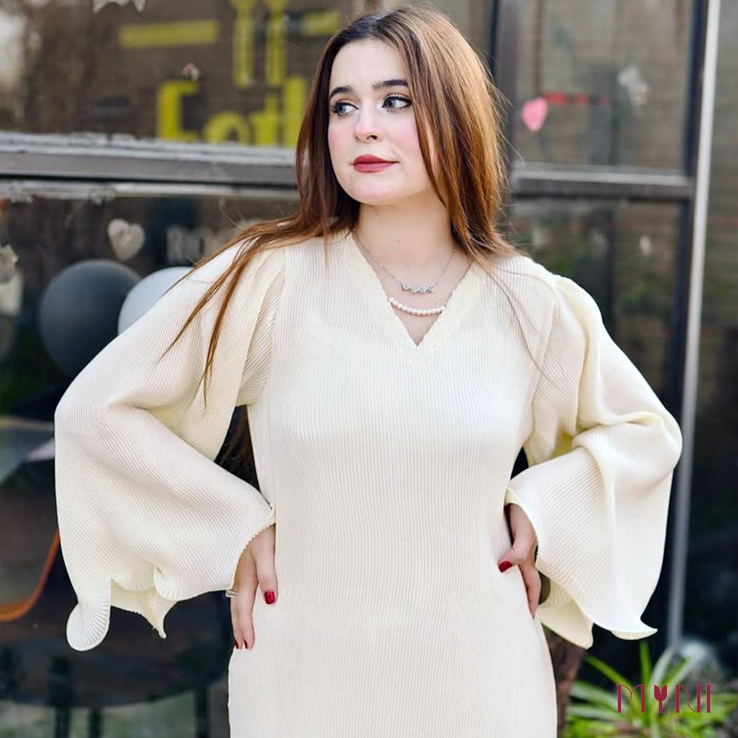 Scarlet - The Pleated Dress