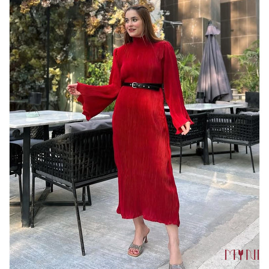 Scarlet - The Pleated Dress